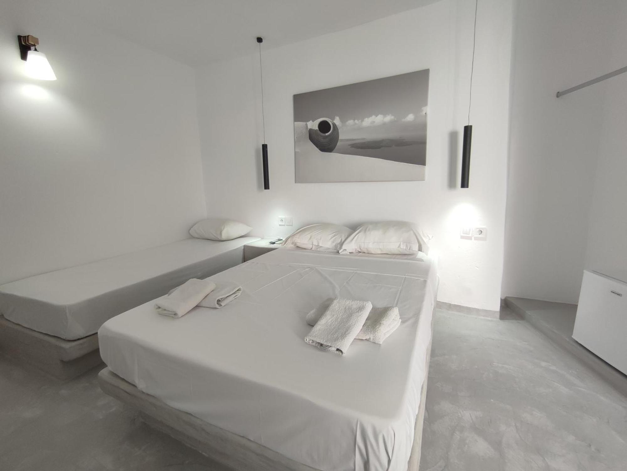 Central Santorini Serenity Rooms Fira  Eksteriør billede
