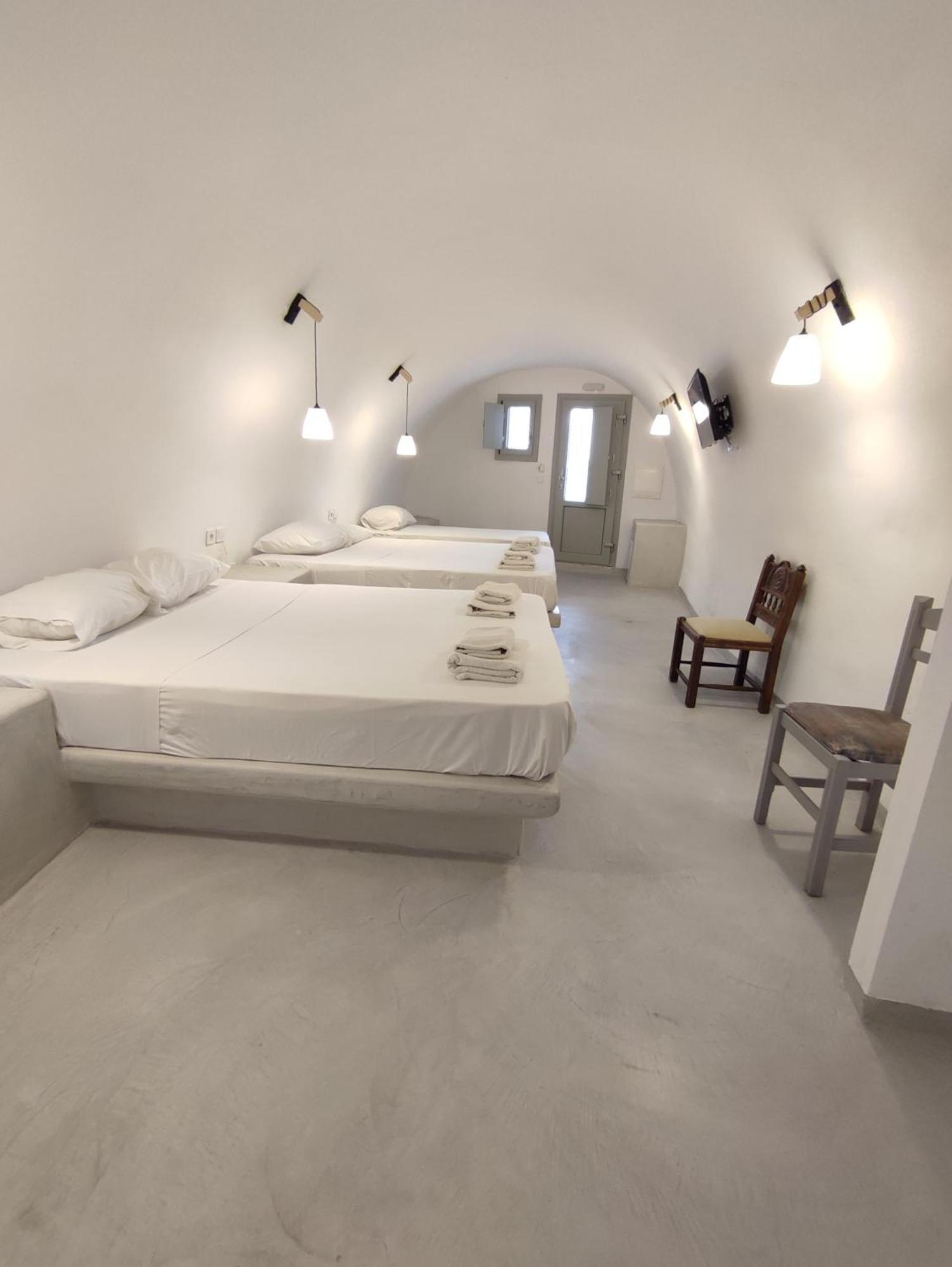 Central Santorini Serenity Rooms Fira  Eksteriør billede